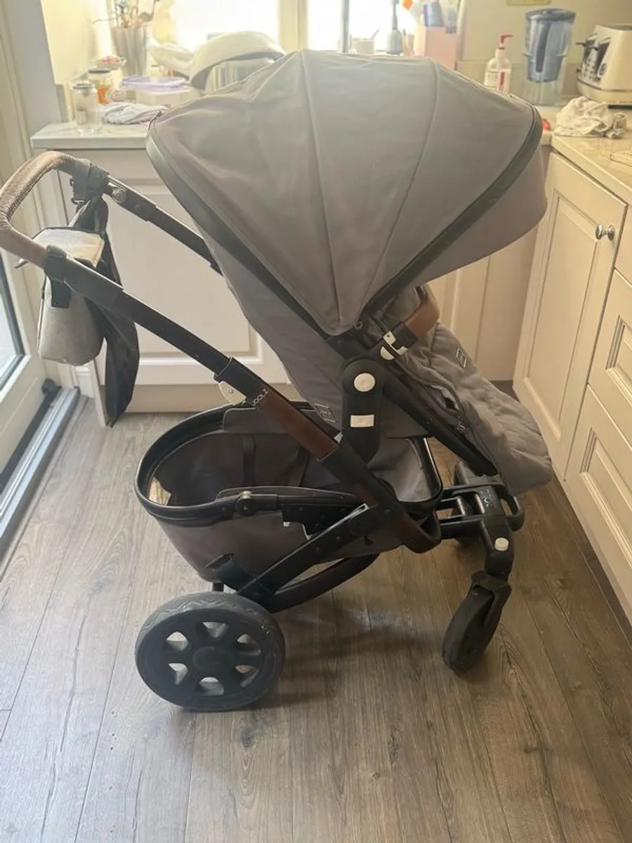 Joolz Geo2 Stroller & Car Seat with Isofix - Image 1