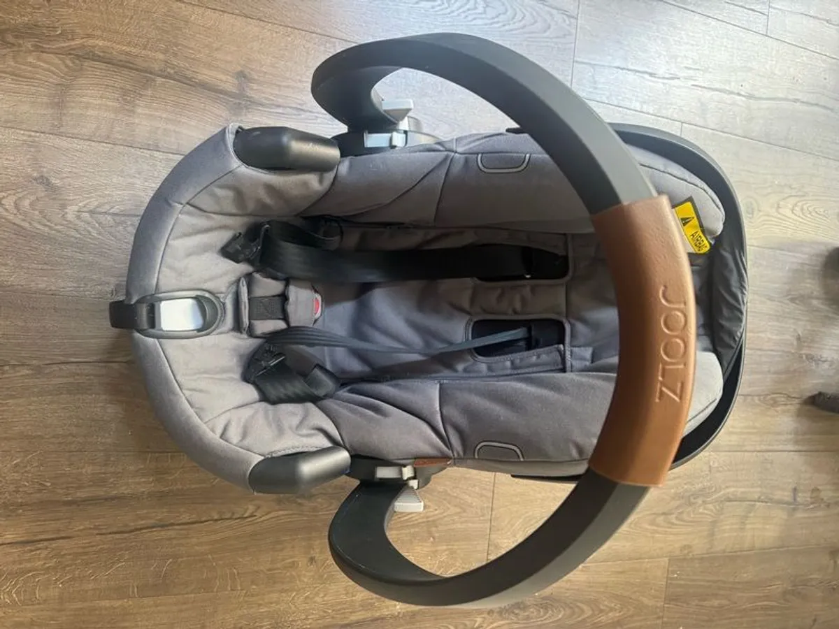 Joolz Geo2 Stroller & Car Seat with Isofix - Image 4