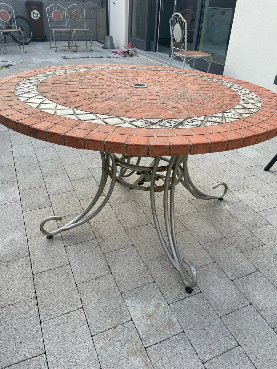 Patio table and chairs - Image 2