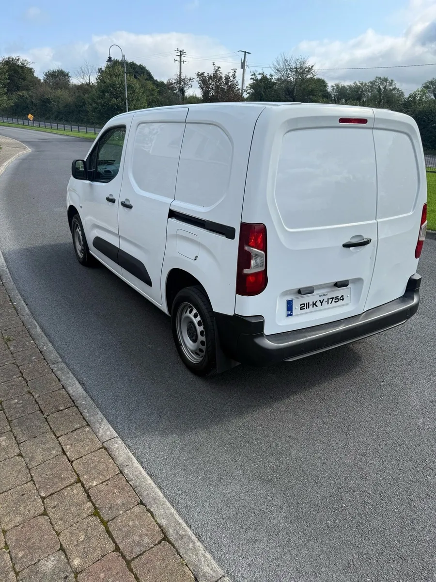 2021 Peugeot Partner - Image 3