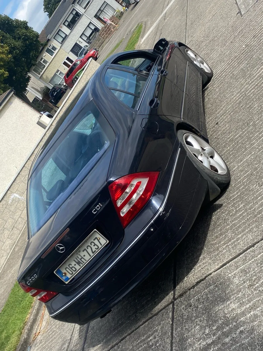Mercedes c200 - Image 4