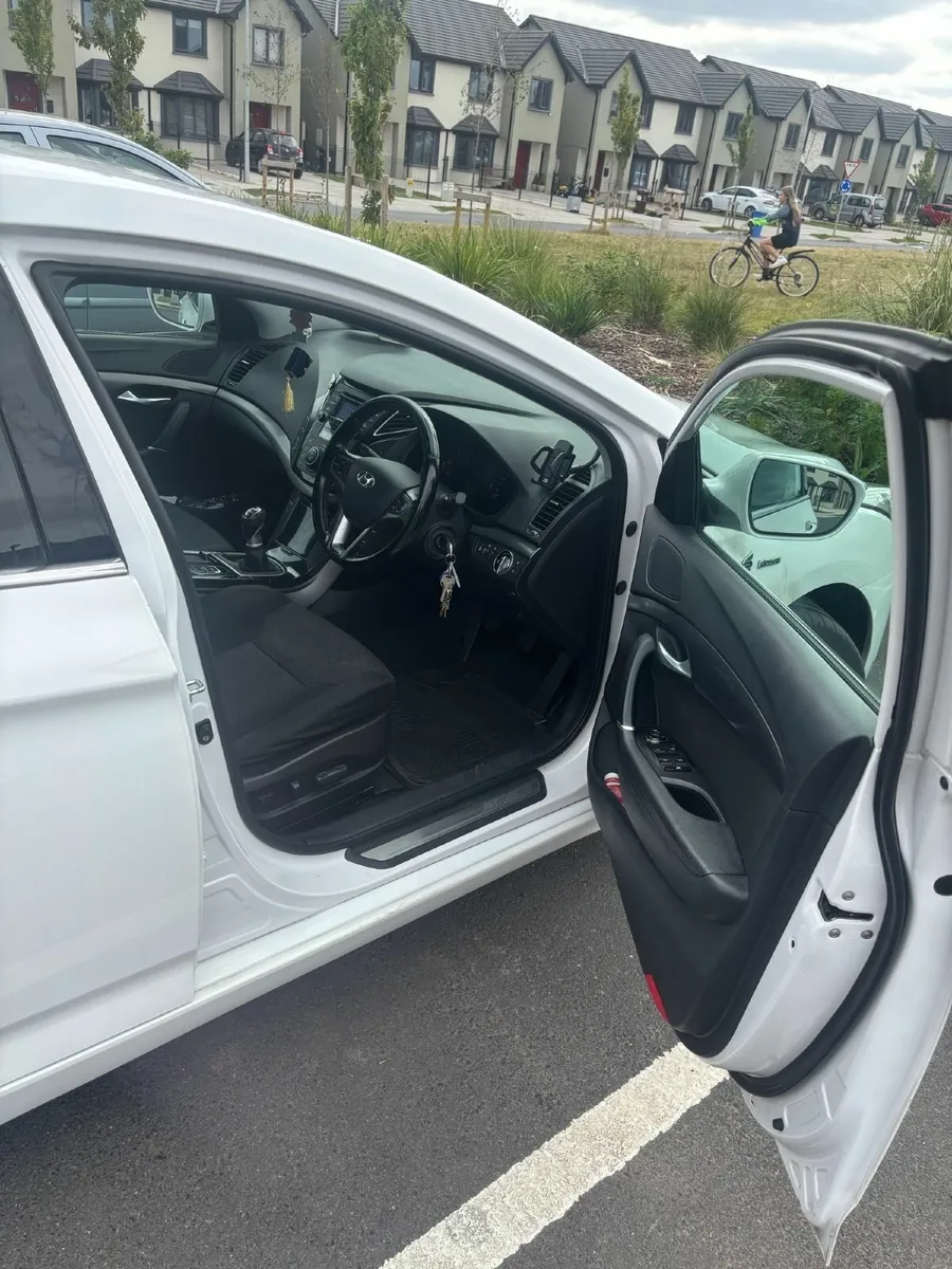 Hyundai i40 2015 - Image 2
