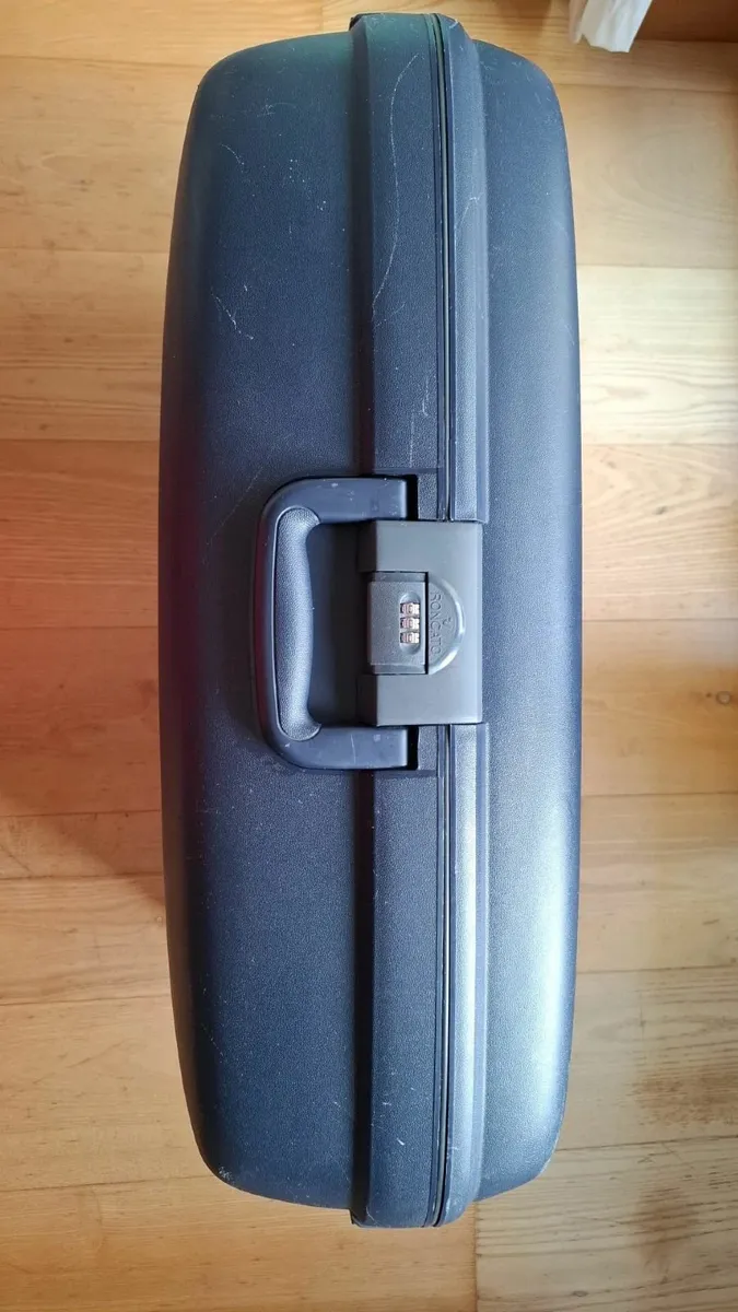 Hard shell suitacase made in Itlay - Image 2