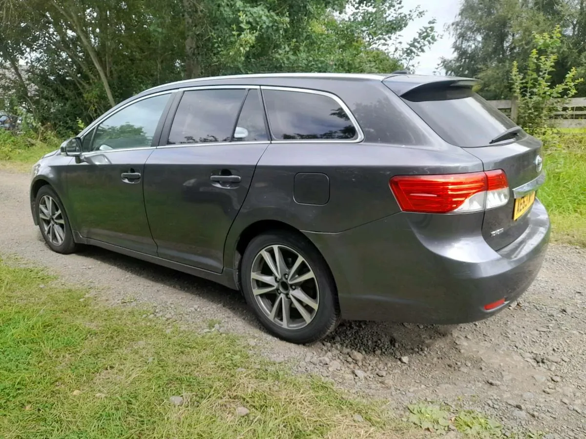Toyota avensis  2013 deisel estate - Image 2