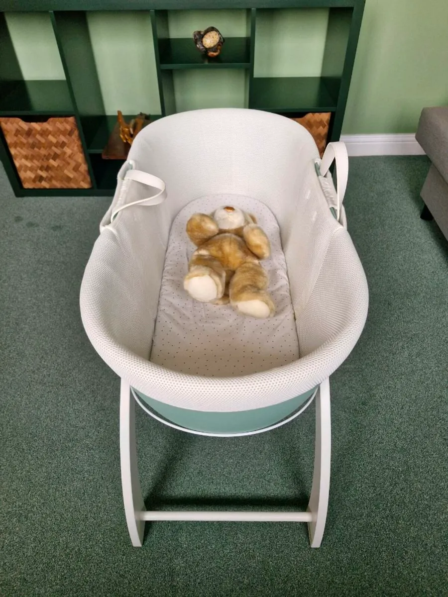 Free Moses Basket - Image 3