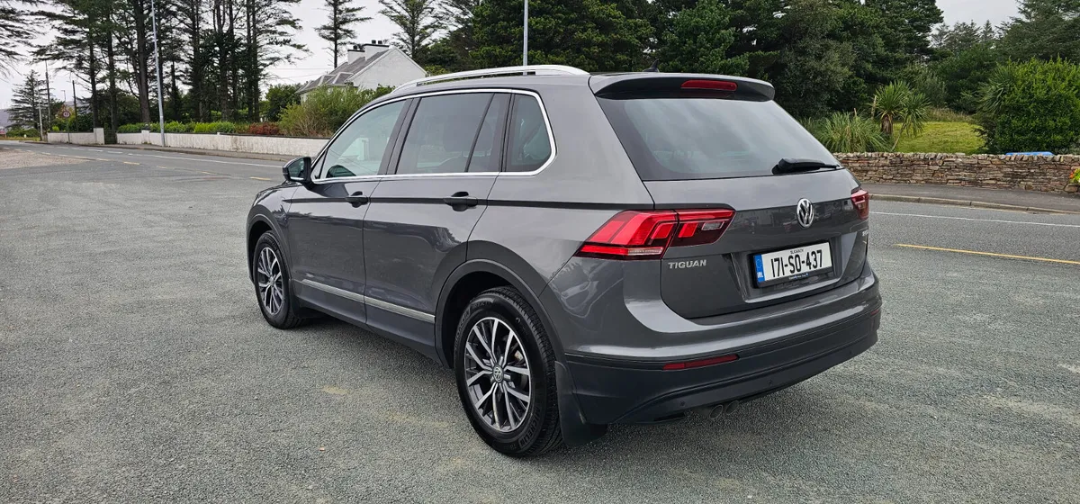 Volkswagen Tiguan 2.0 TDI  BMT Comfortline 2017 - Image 4