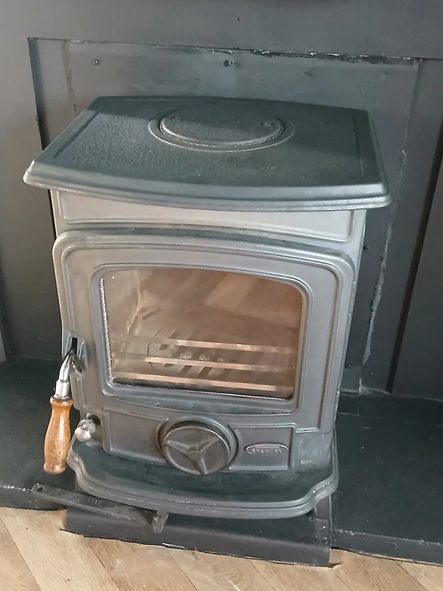 Stanley Oisin wood/smokless fuel house stove - Image 1