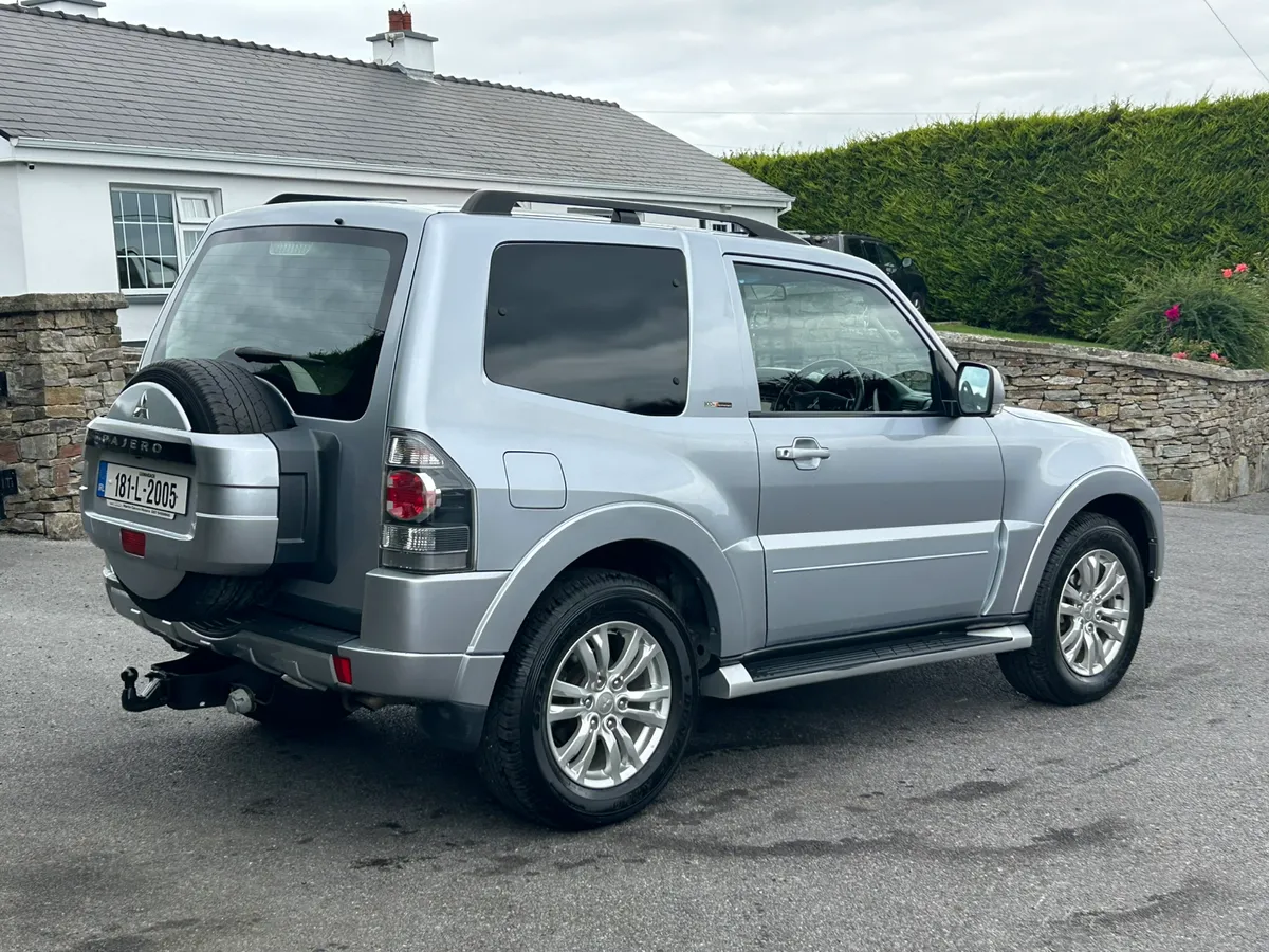 2018 Mitsubishi Pajero 3.2 DiD - Image 2