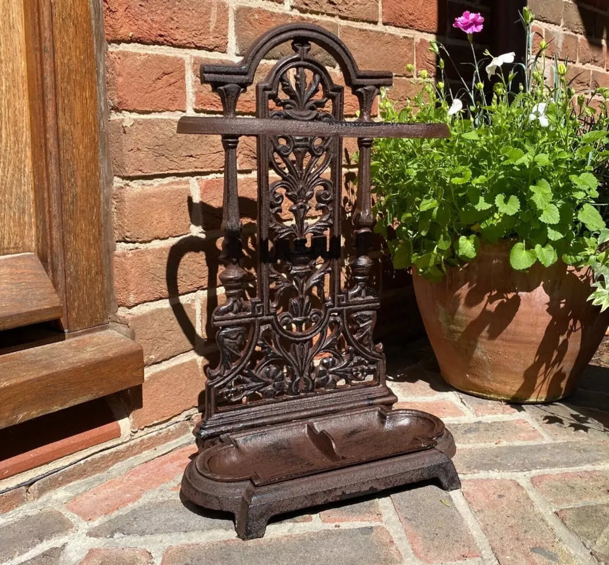 Vintage Style Cast Iron Umbrella Stand NEW - Image 1