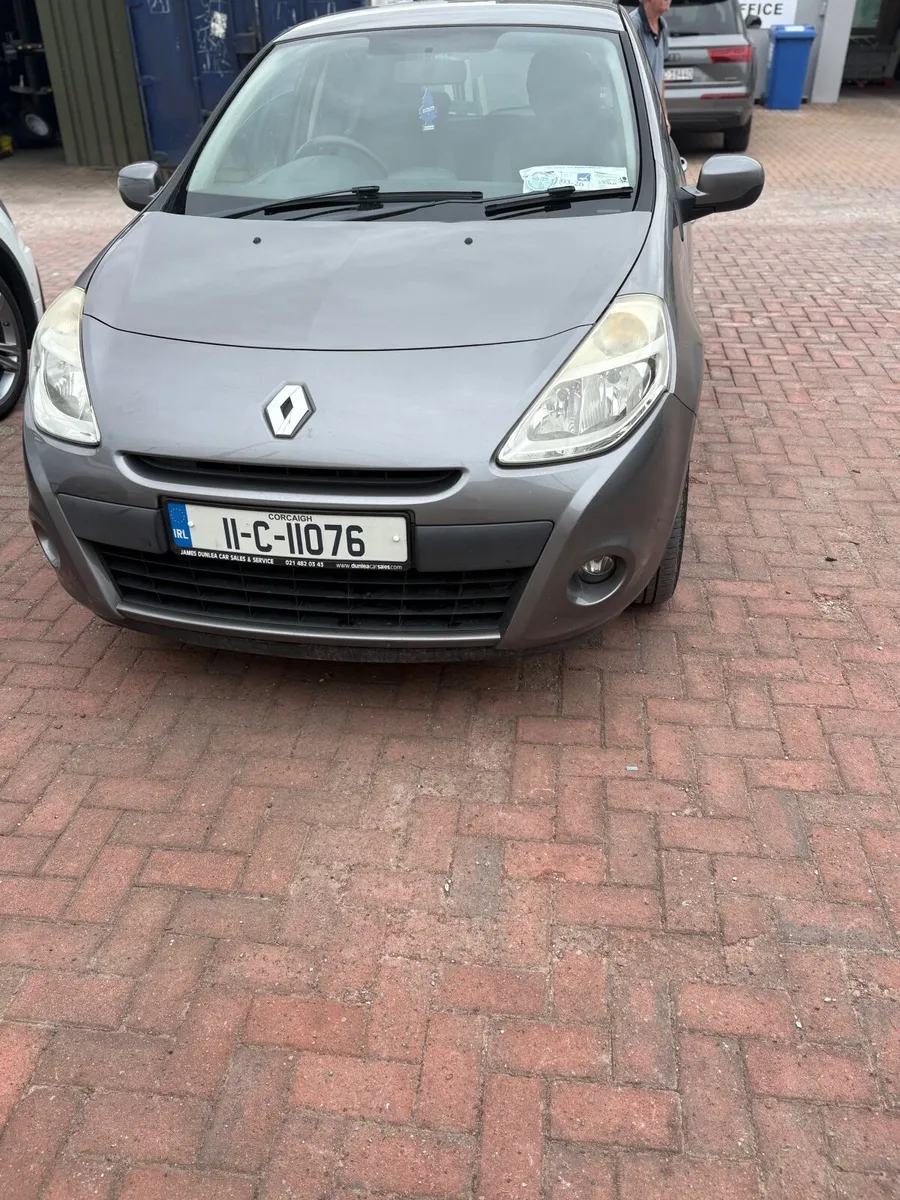 Renault Clio 2011 - Image 1