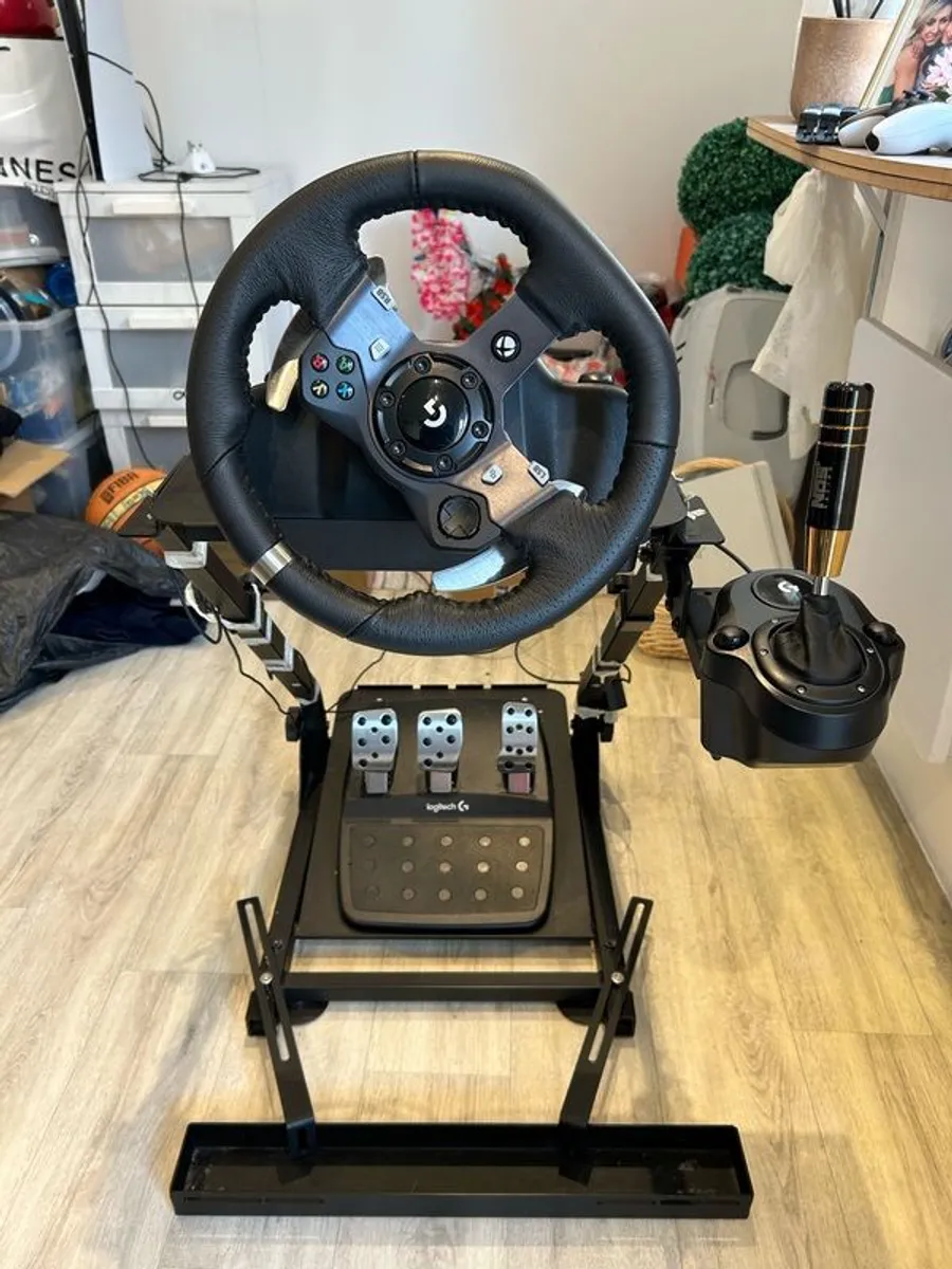 gaming steering wheel - Image 1