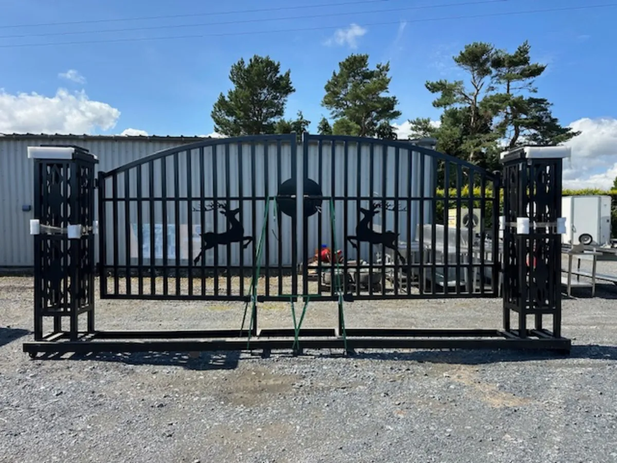 New 20FT Farm Iron Gate **Online Auction** - Image 1