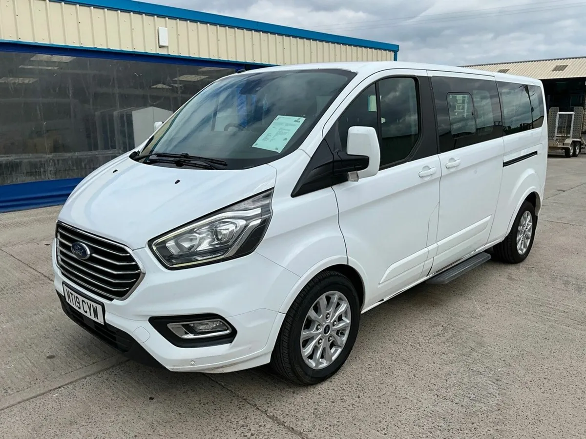 FORD TOURNEO CUSTOM L2 2.0 ECOBLUE 9 SEATER BUS - Image 4