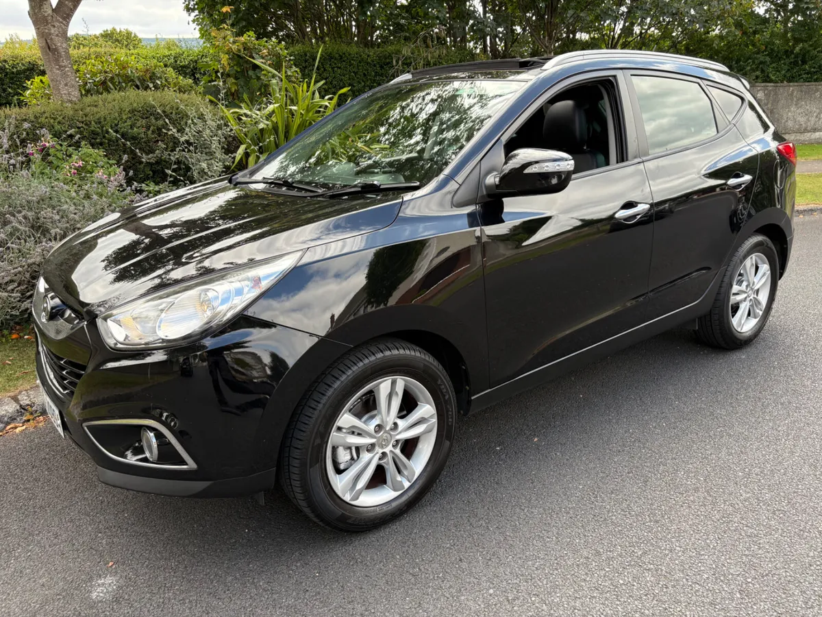 Hyundai ix35 2013 SUPER HIGH SPEC LOW MILEAGE - Image 2
