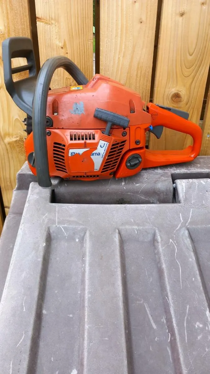 Husqvarna 350 chainsaw - Image 1