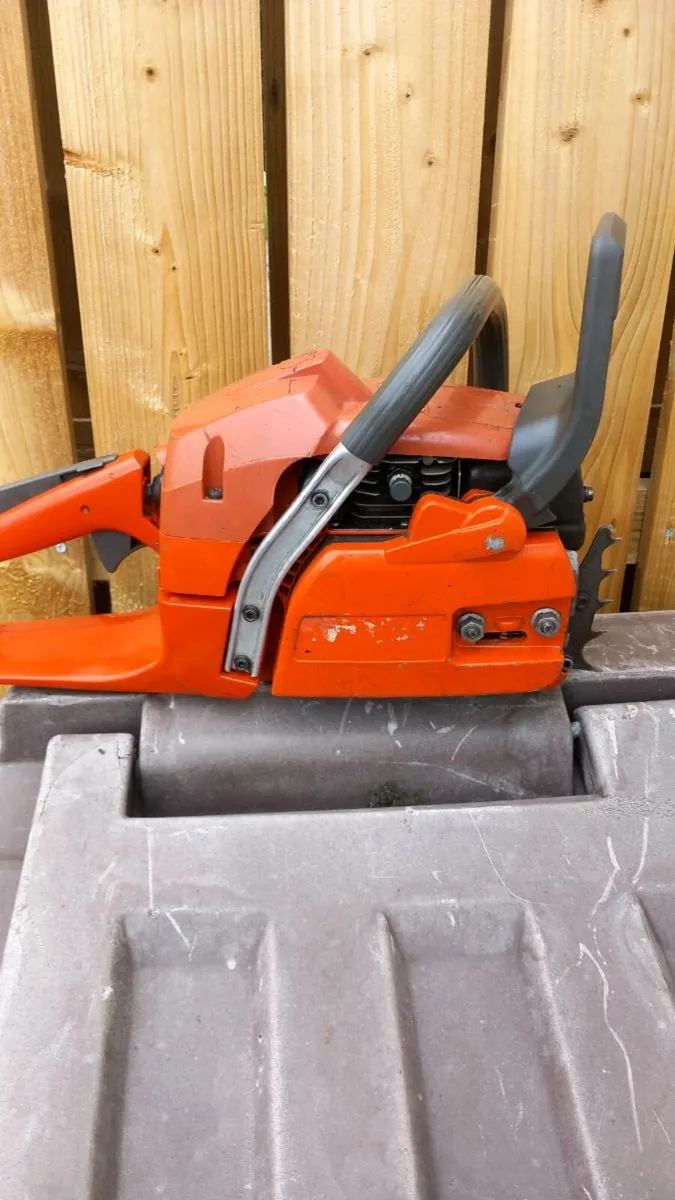 Husqvarna 350 chainsaw - Image 2
