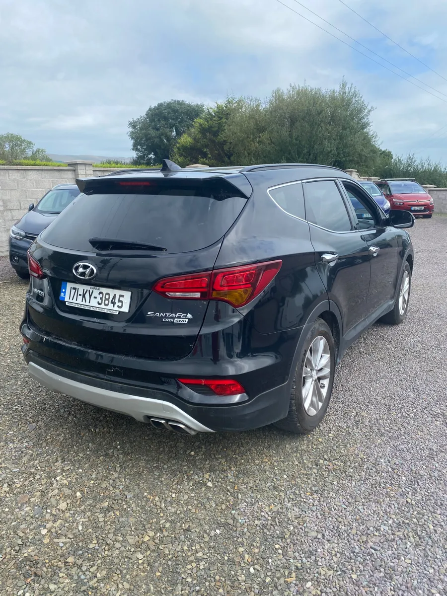 Hyundai Santa Fe 2017 - Image 3