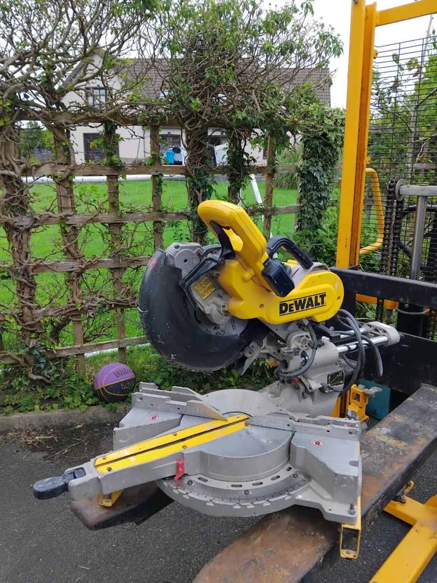 Miter saw - Image 1