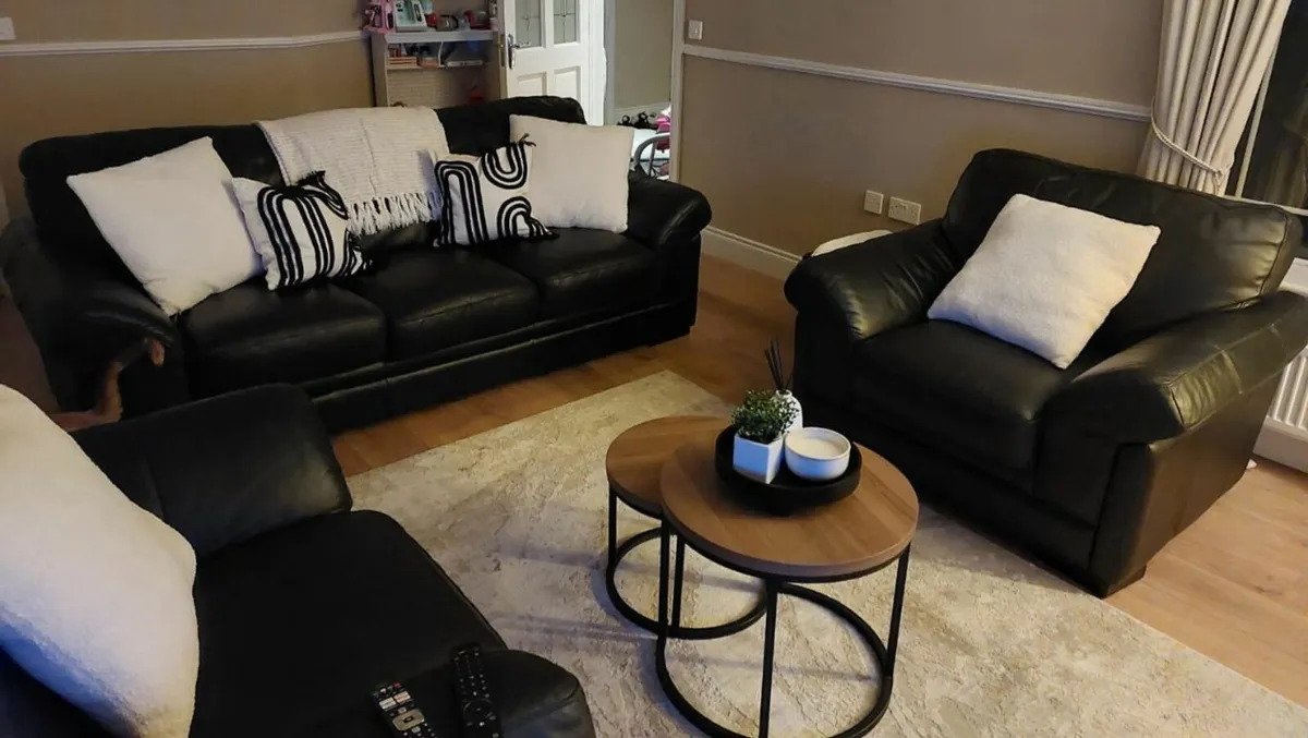 Suite of furniture - Image 4