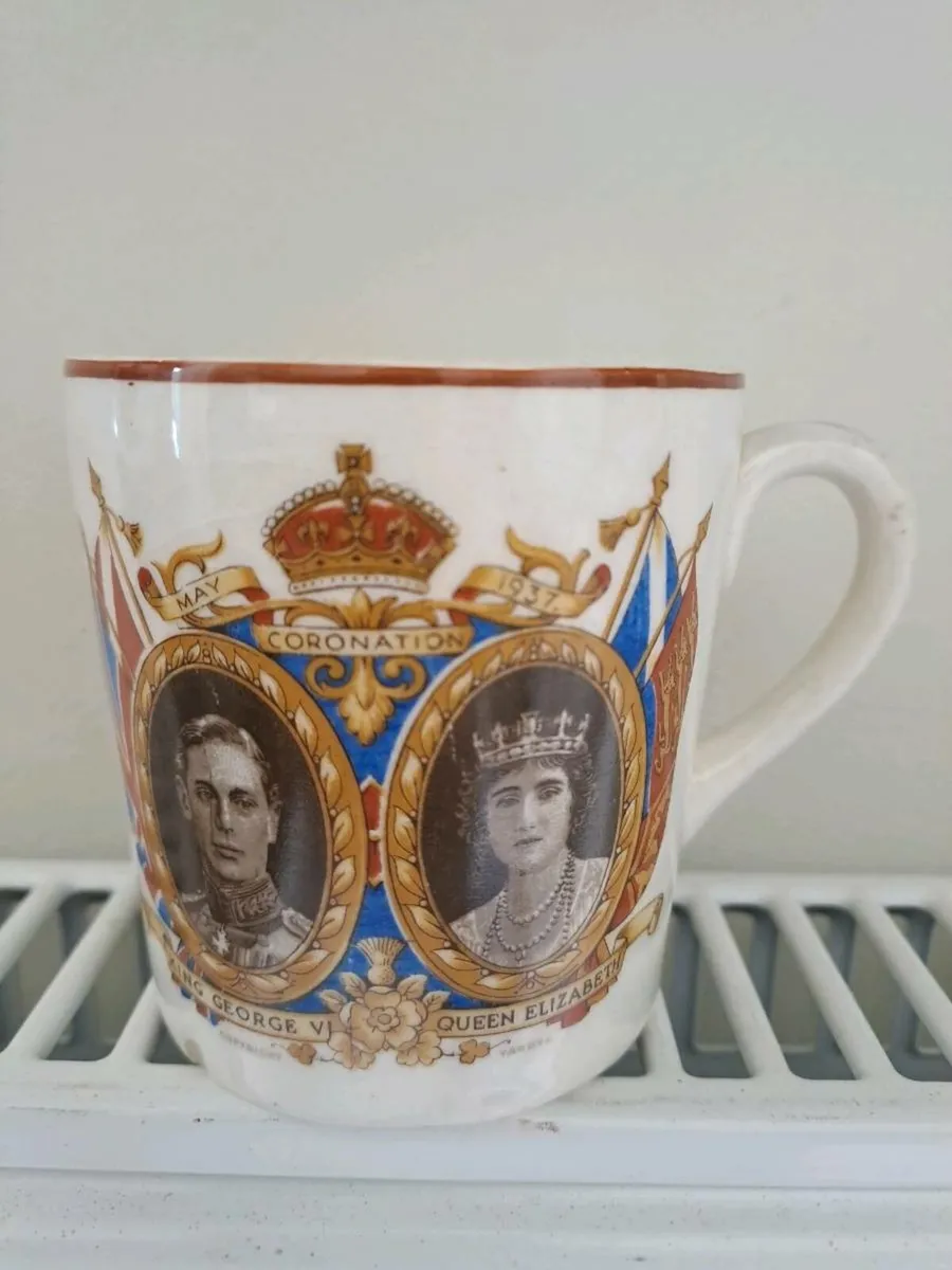 1937 King George VI coronation mug - Image 1