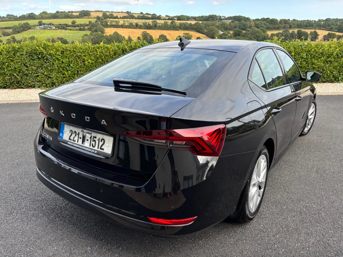 2022 (221)Skoda Octavia 2.0 Diesel Ambition - Image 3