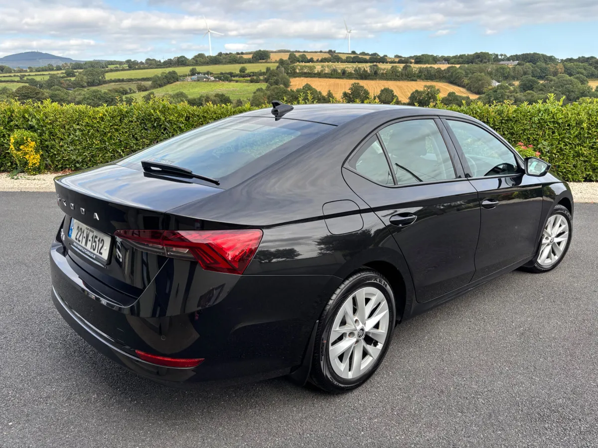 2022 (221)Skoda Octavia 2.0 Diesel Ambition - Image 4