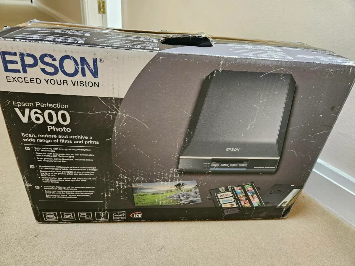 EPSON perfection V600 photo - Image 1