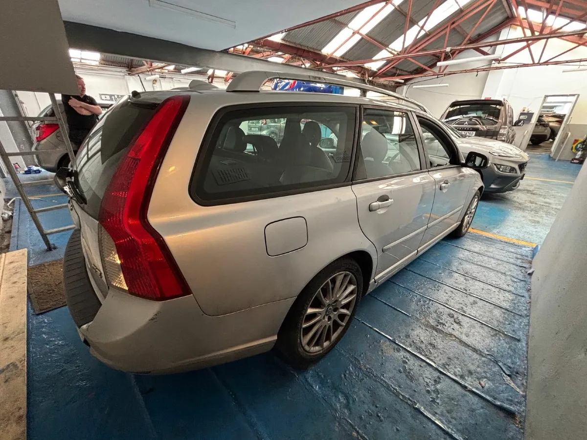 Volvo V50 - Image 3