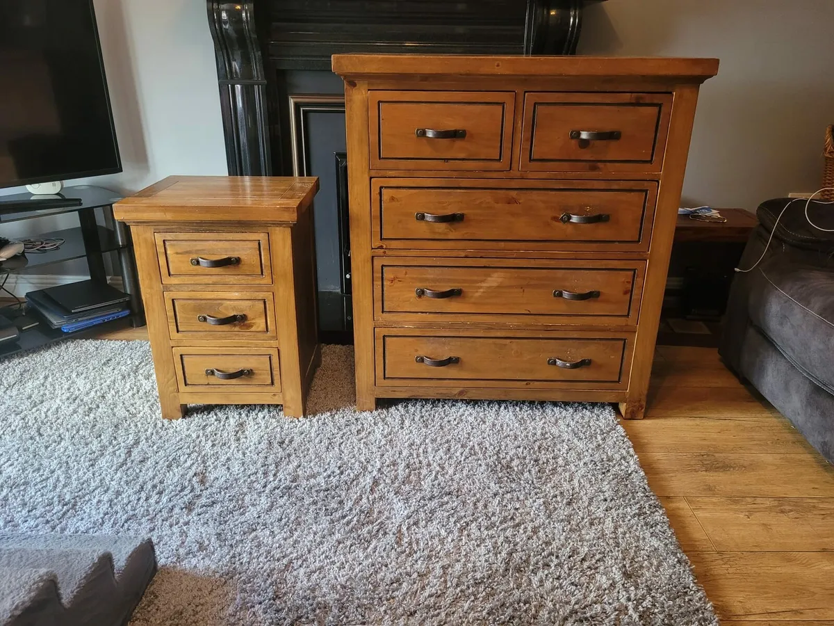 Solid wood Chest of drawer + bedside table - Image 1