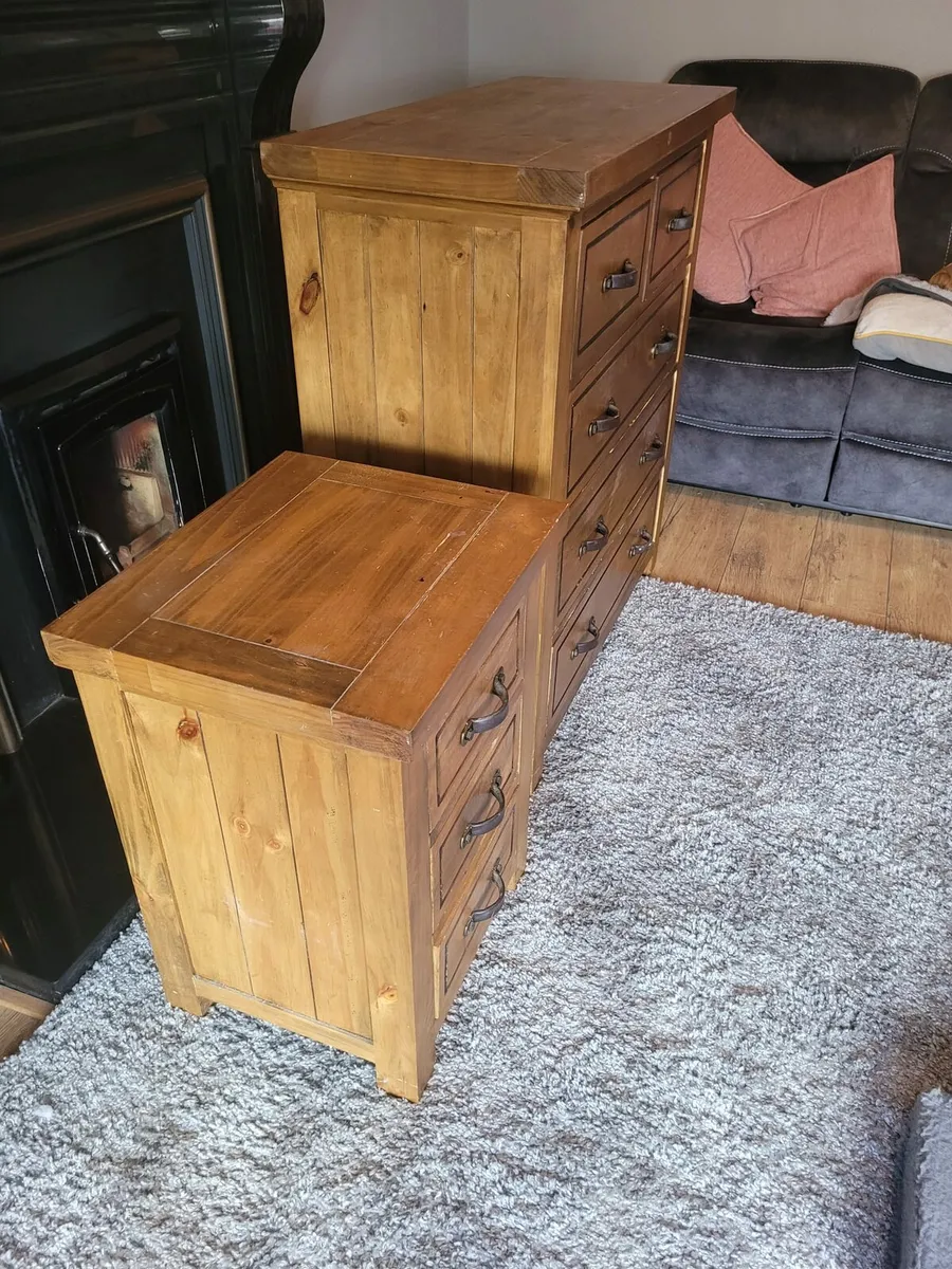 Solid wood Chest of drawer + bedside table - Image 2