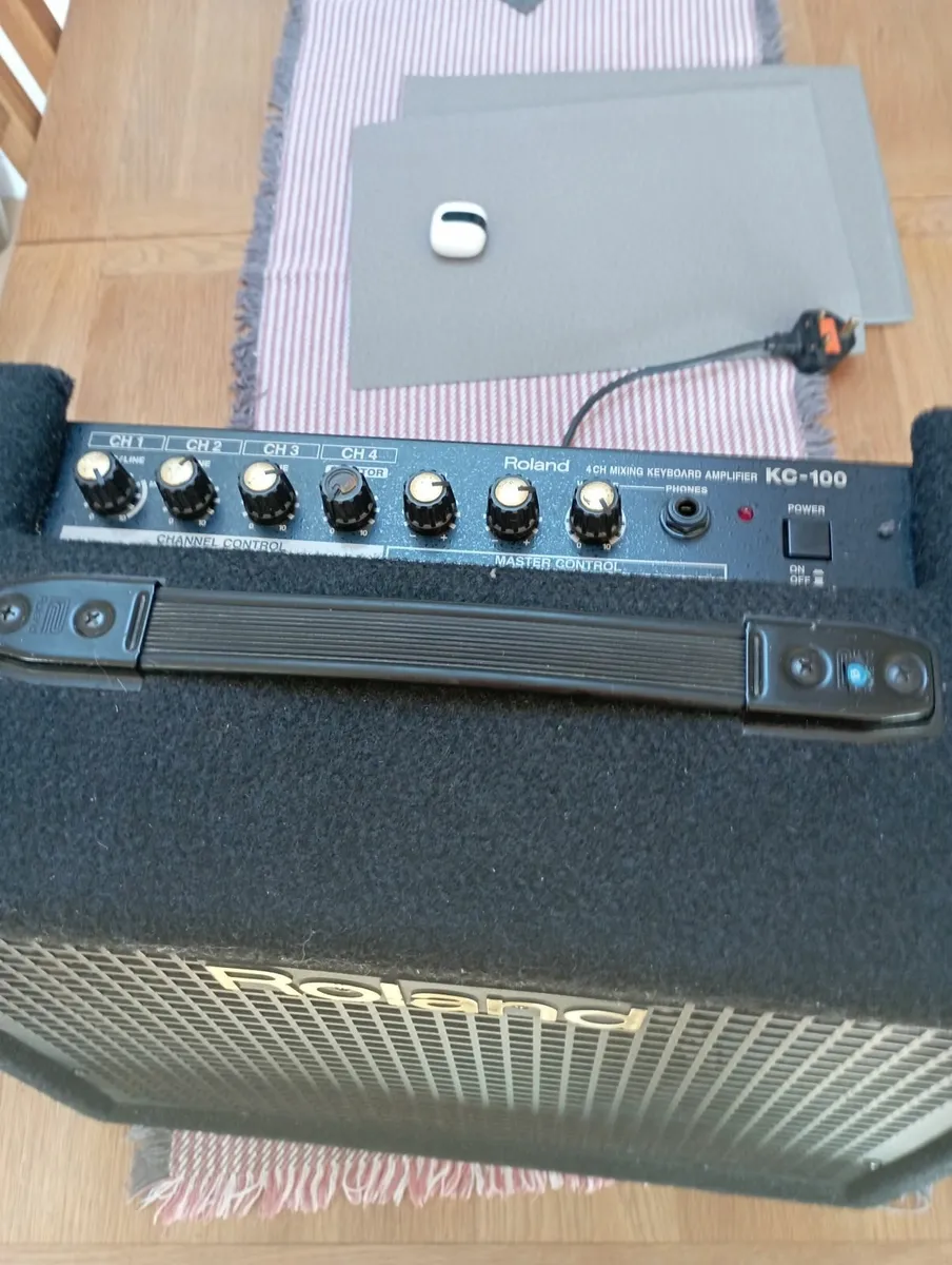 Amp Roland KC100 - Image 2