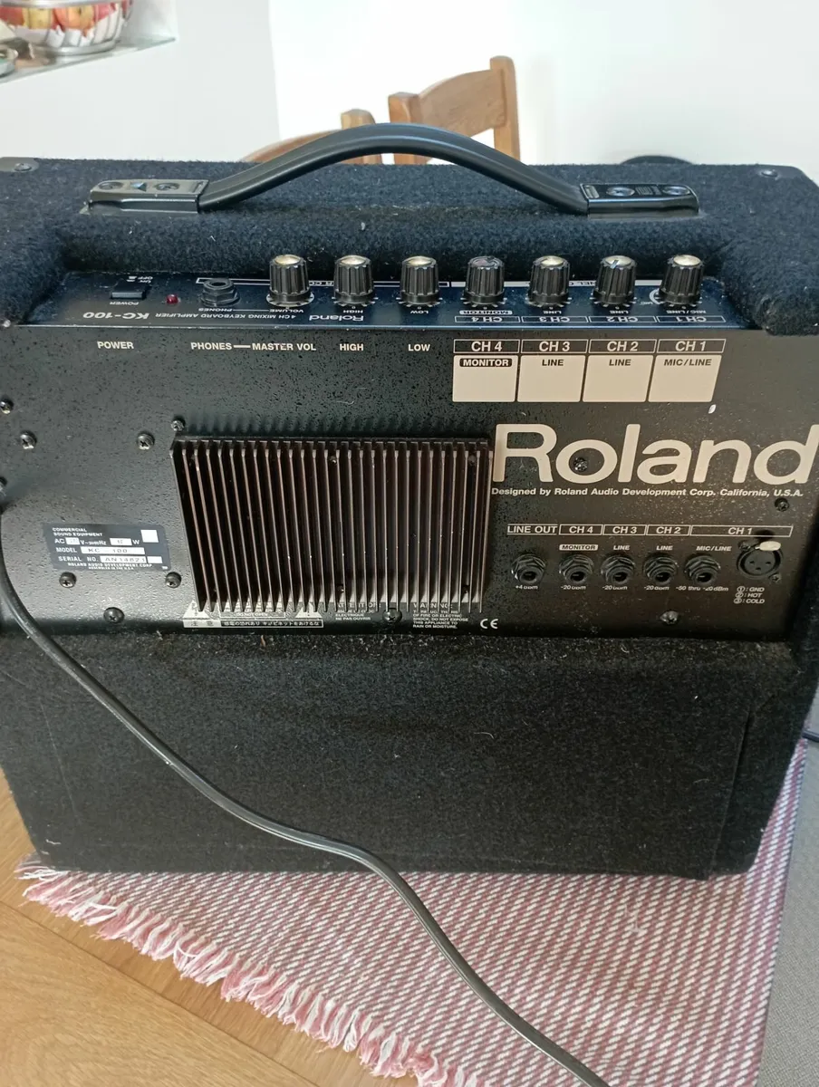 Amp Roland KC100 - Image 4
