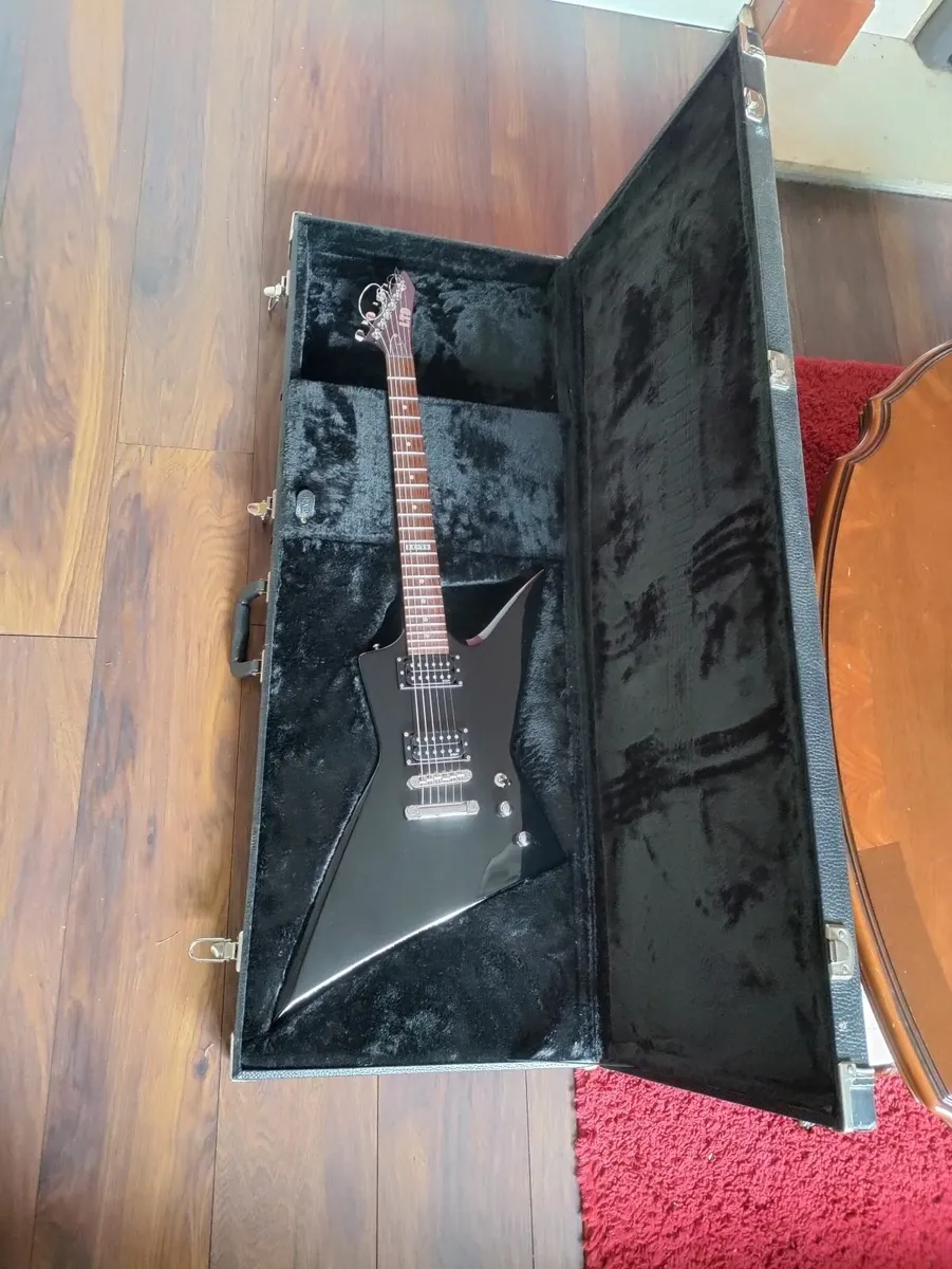 ESP EX-50 with hard body case - Image 1