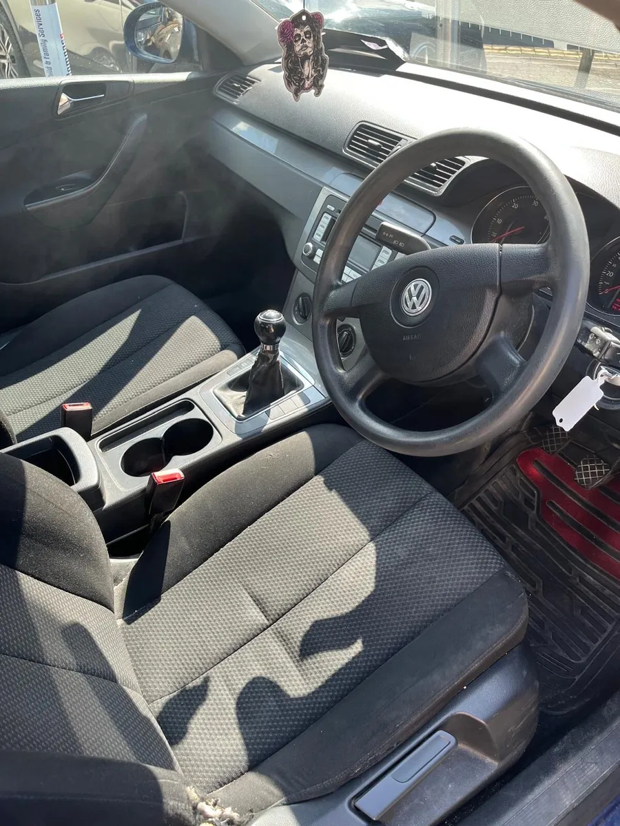 For Sale Volkswagen Passat 1.9 Diesel Family Car - Image 3