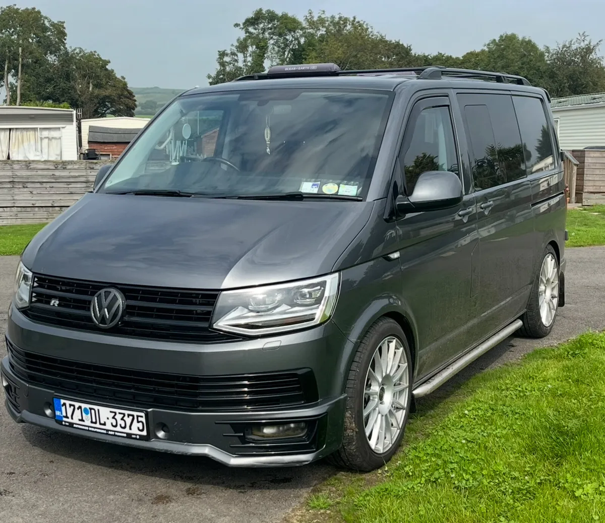 VW Transporter Kombi - Image 1