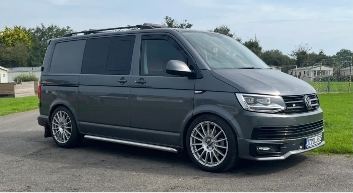 VW Transporter Kombi - Image 2