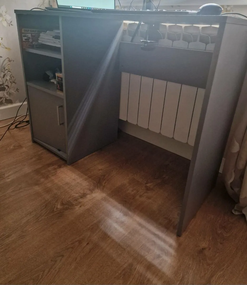 Ikea desk small - Image 1