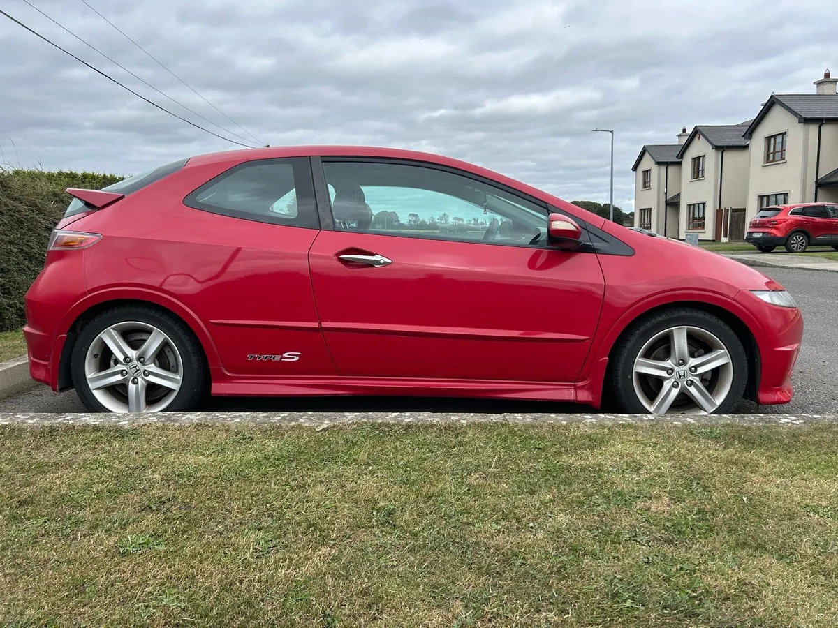Honda Civic 2010 1.8 petrol manual - Image 3