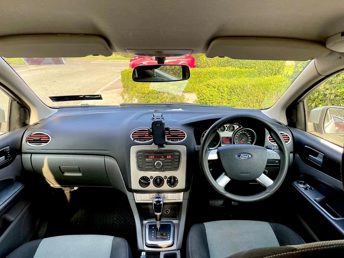Ford Focus 2010 - Image 4