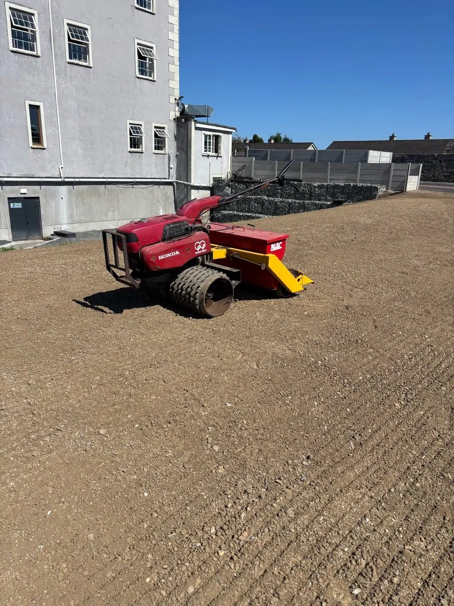 Professional lawn seeding - Image 1