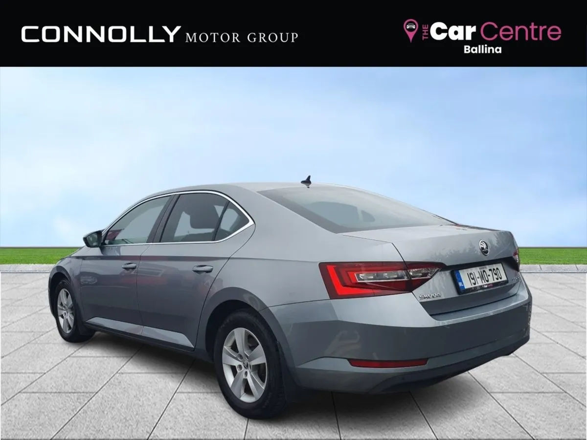 Skoda Superb 2.0 TDI 150bhp Ambition - Image 2