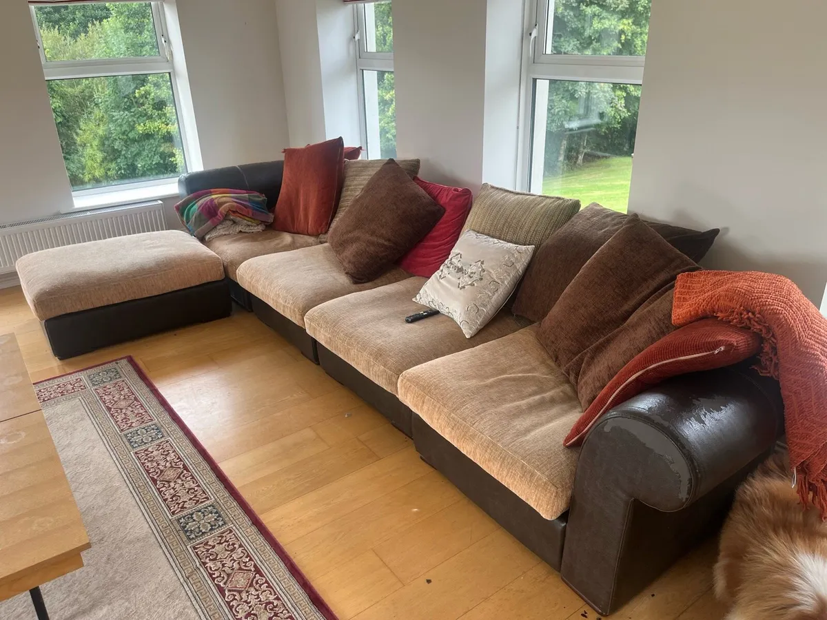Corner couch - free to take away - Image 2
