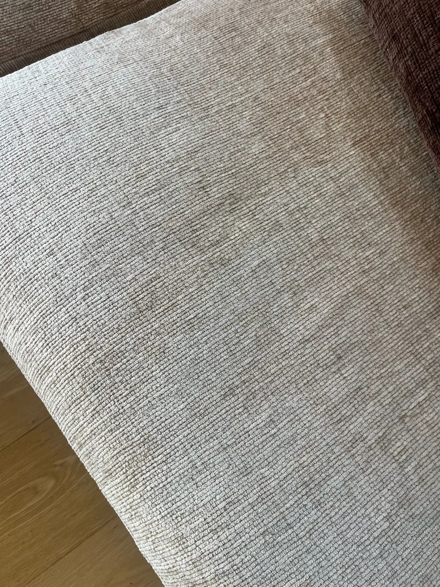 Corner couch - free to take away - Image 3