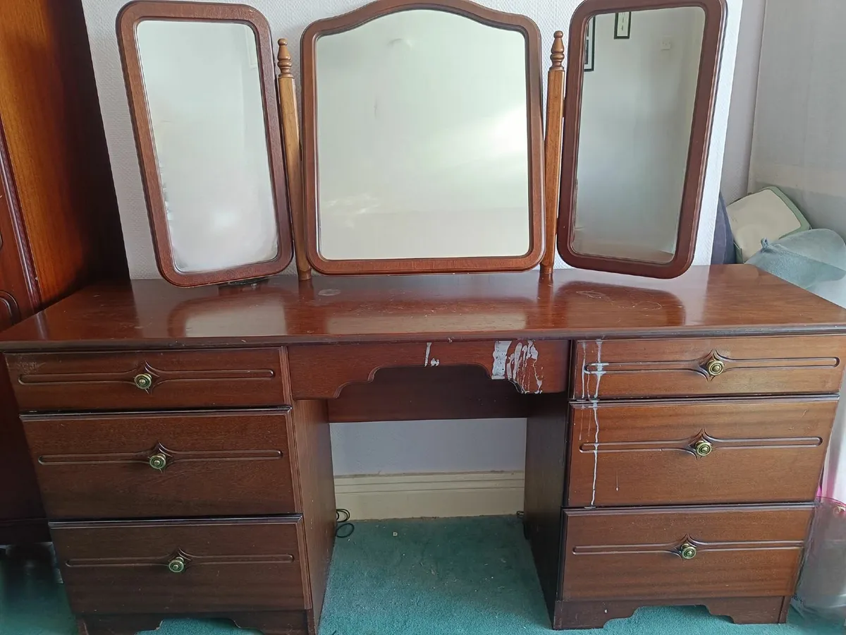 Mahogany Wardrobe & Dressing Table - Image 2