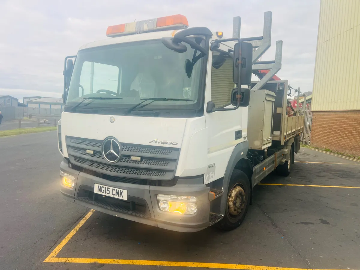 2015 Mercedes atego 1518 storage box crane Dropsid - Image 1