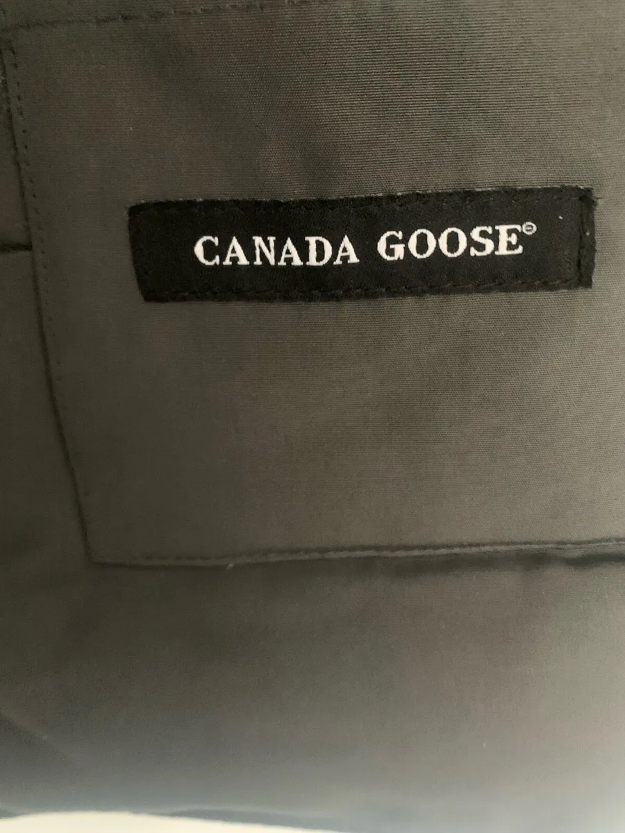 Canada goose Wyndham body warmer - Image 2