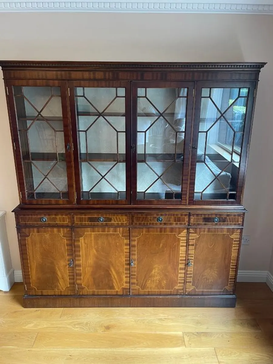 Antique Georgian Revival Mahogany Display Cabinet. Early 20th Century, Immaculate