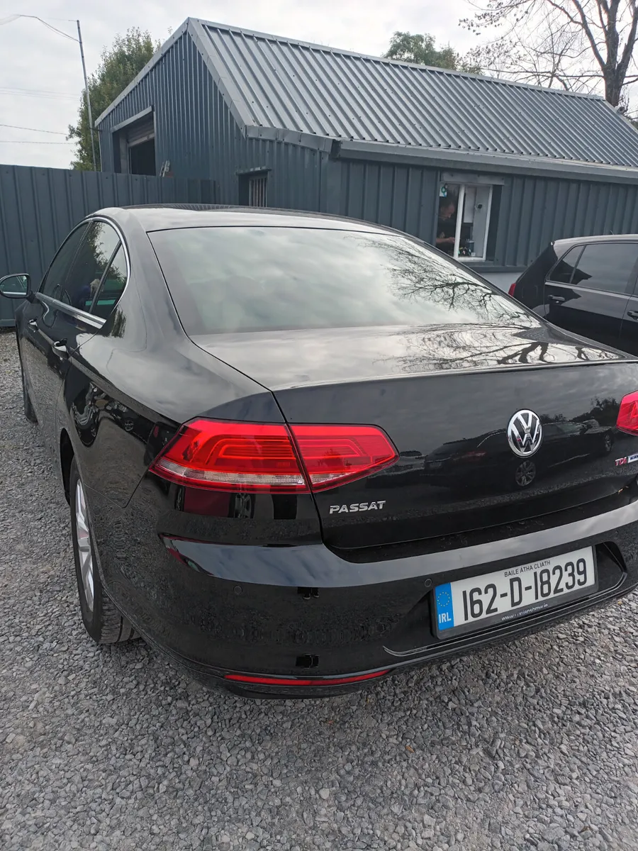 Volkswagen Passat 2016 - Image 4