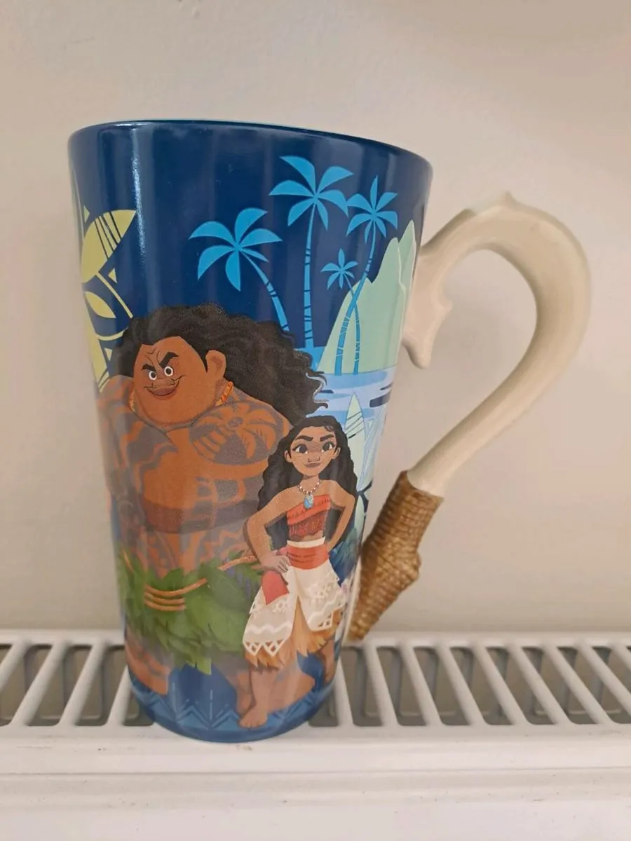 Disney Moana and Maui fishhook mug - Image 1