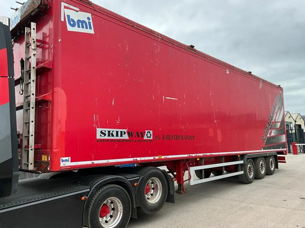 SDC 38 TON TRI AXLE WALKING FLOOR TRAILER - Image 2